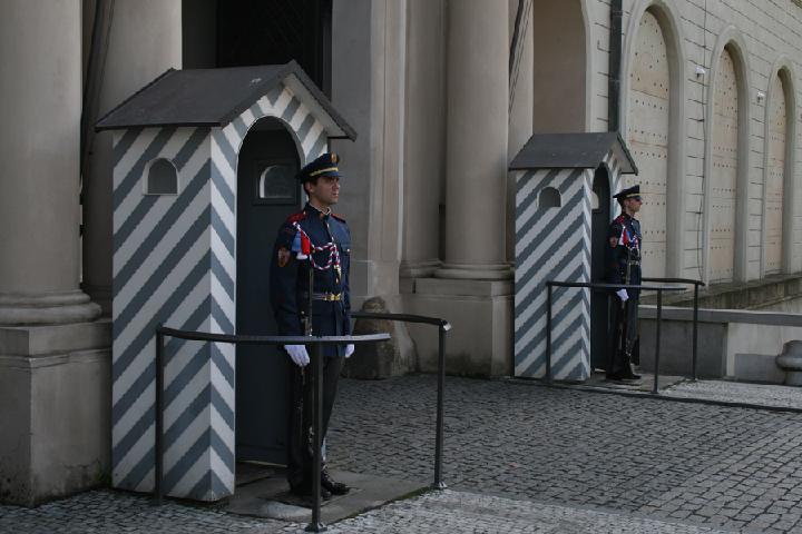 2014-04 Prague - Place du Chateau 009.JPG